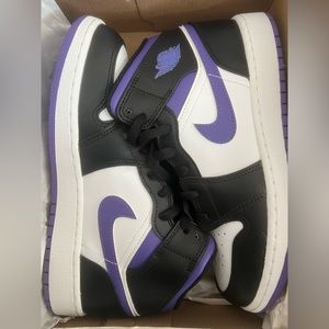 NEW Air Jordan 1 Mid - Purple - 6Y = 7.5 Women’s